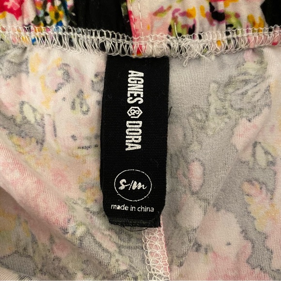 Agnes & Dora Skull and Flowers Loungewear Soft Leggings - Picture 4 of 4